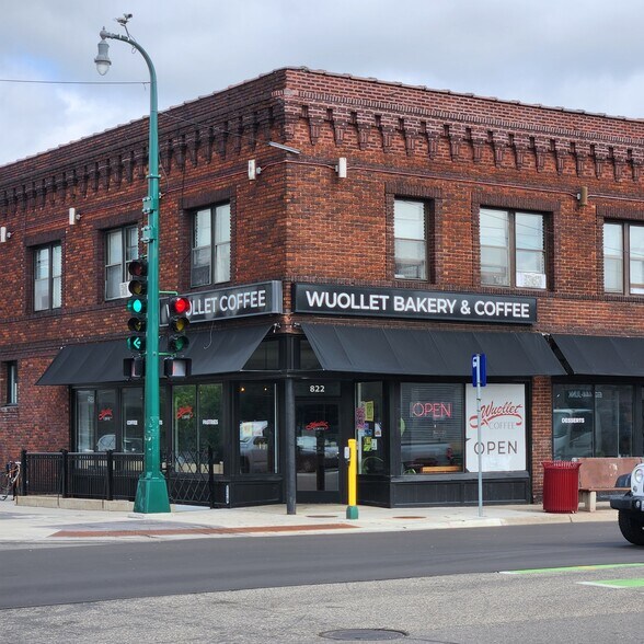 810-822 W Lake St, Minneapolis, MN for lease - Building Photo - Image 1 of 4