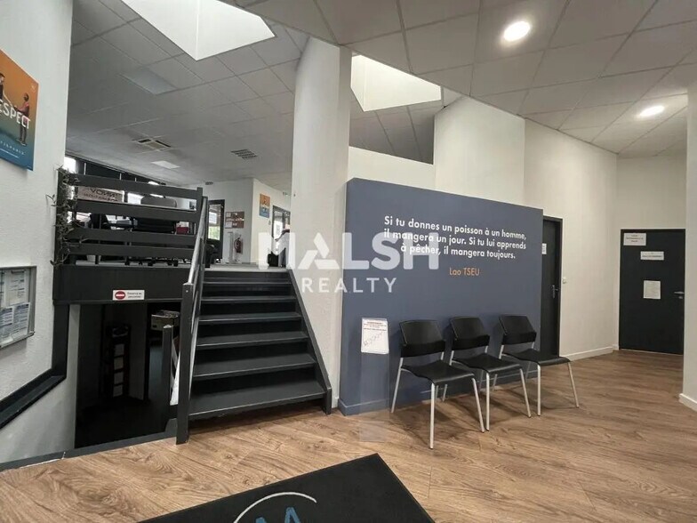 Office in Bron for lease - Interior Photo - Image 3 of 15