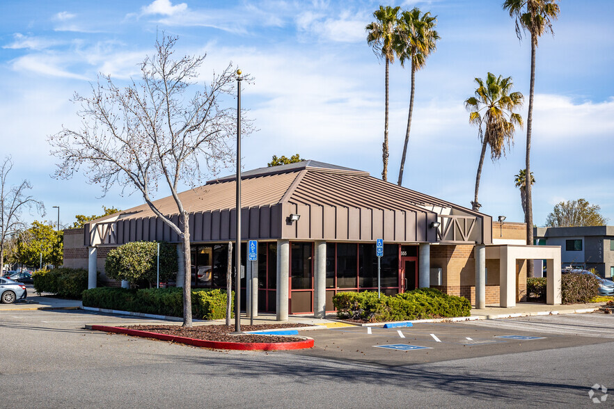 1655 Hollenbeck Ave, Sunnyvale, CA for lease - Building Photo - Image 3 of 10