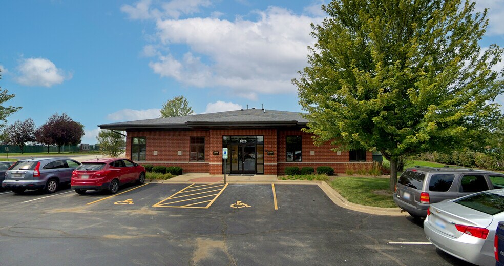 7025 Veterans Blvd, Burr Ridge, IL for sale - Building Photo - Image 1 of 1