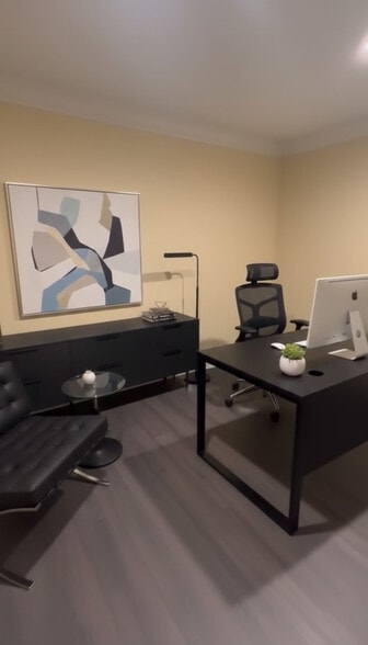 918 Oak Glen Dr, Houston, TX for lease - Building Photo - Image 3 of 33