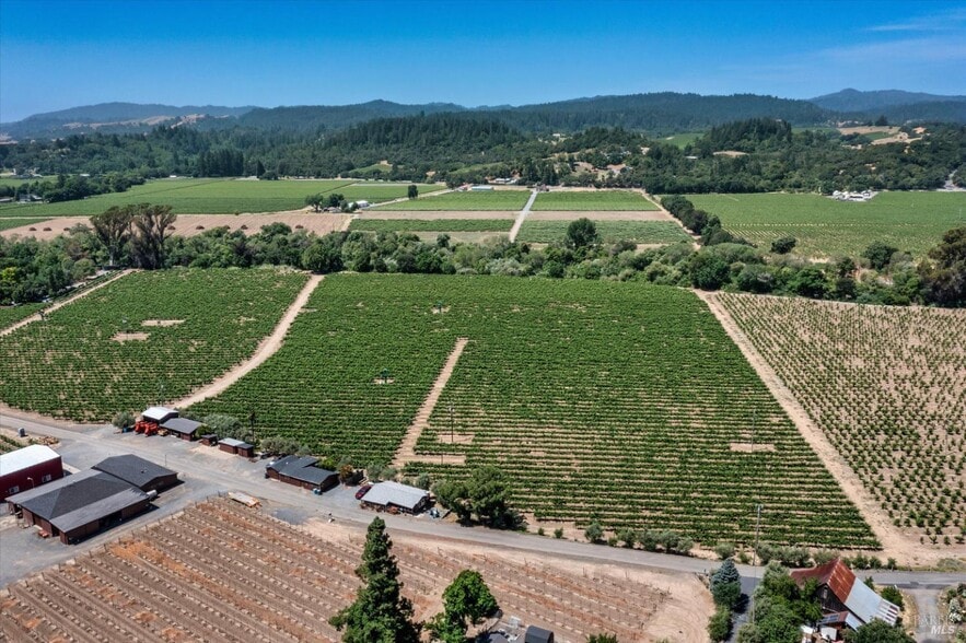 1580 Magnolia Dr, Healdsburg, CA for sale - Aerial - Image 1 of 17
