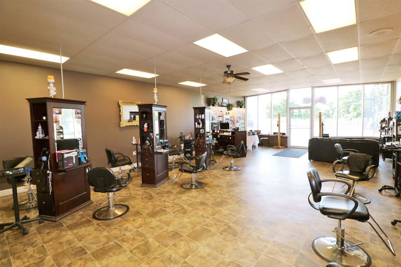 1 Main St, Newport, VT for sale Interior Photo- Image 1 of 1