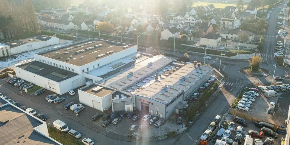 Retail in Domont for lease - Aerial - Image 3 of 7