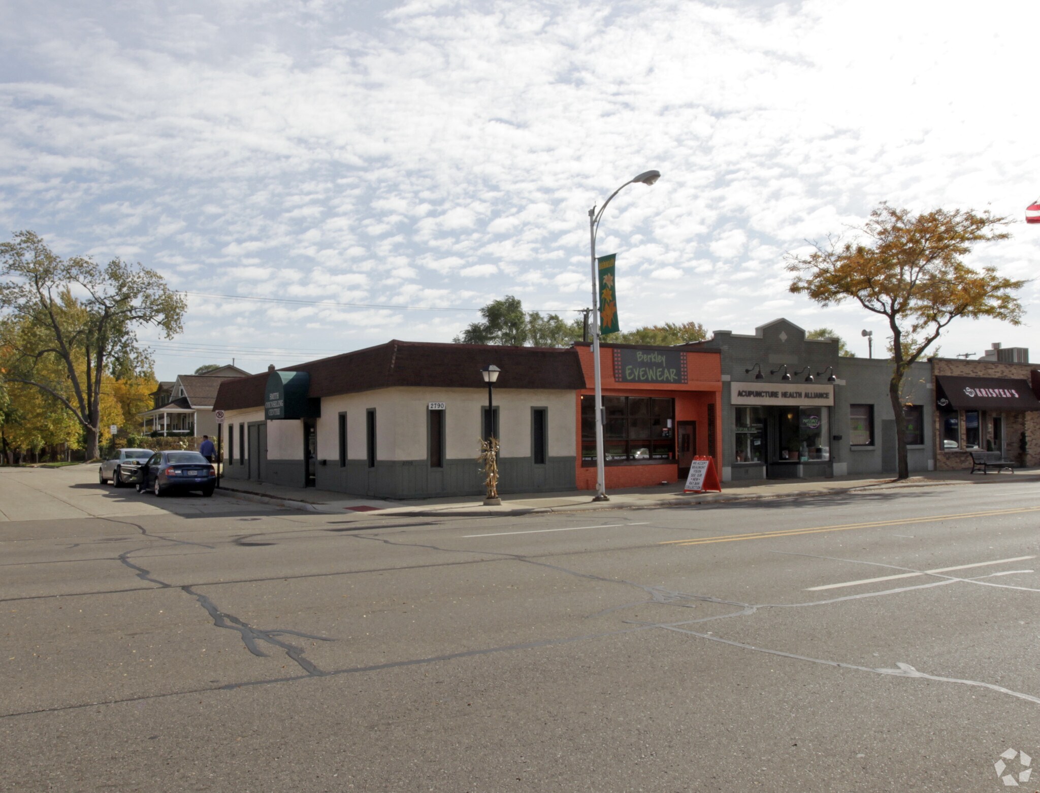 2790 Coolidge Hwy, Berkley, MI 48072 - Smith Counseling Center | LoopNet - Bagger Dave's Coolidge Highway Berkley Mi
