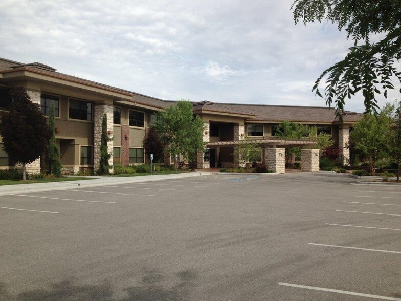 776 E Riverside Dr, Eagle, ID for lease - Building Photo - Image 1 of 10