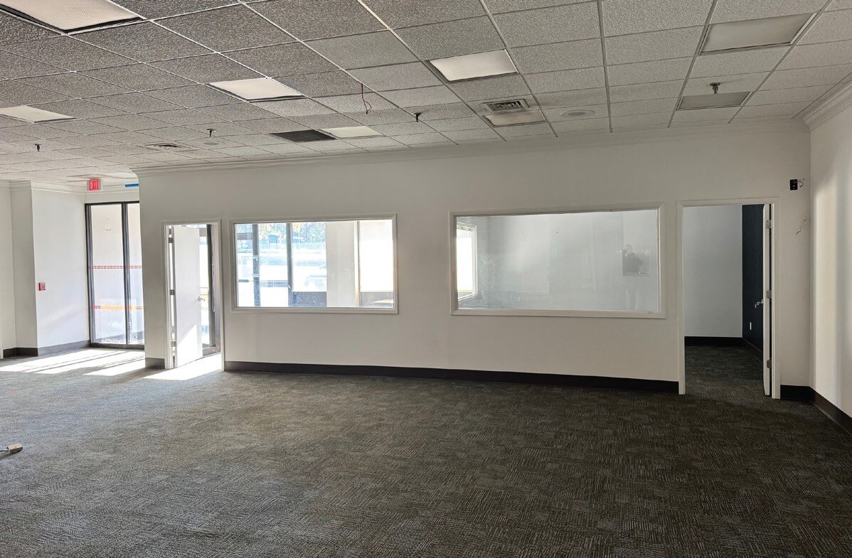 431 County Road 513, Califon, NJ for lease Interior Photo- Image 1 of 3