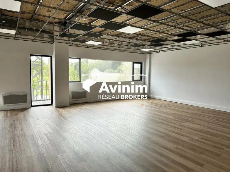 Industrial in Courtry for sale - Interior Photo - Image 3 of 5