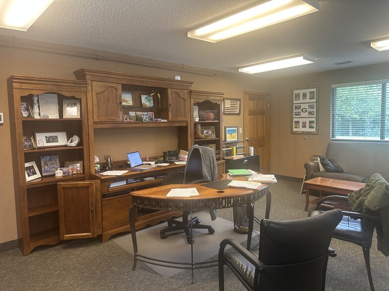 9020 W 35w Service Dr, Blaine, MN for sale - Interior Photo - Image 2 of 5