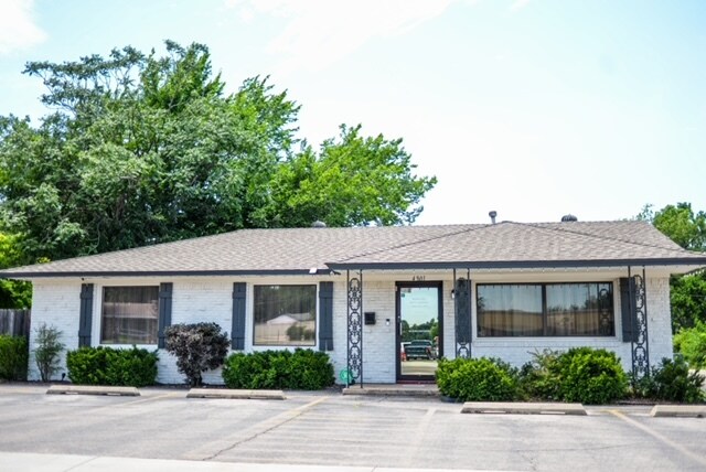 4801 N Macarthur Blvd, Oklahoma City, OK for sale Building Photo- Image 1 of 1