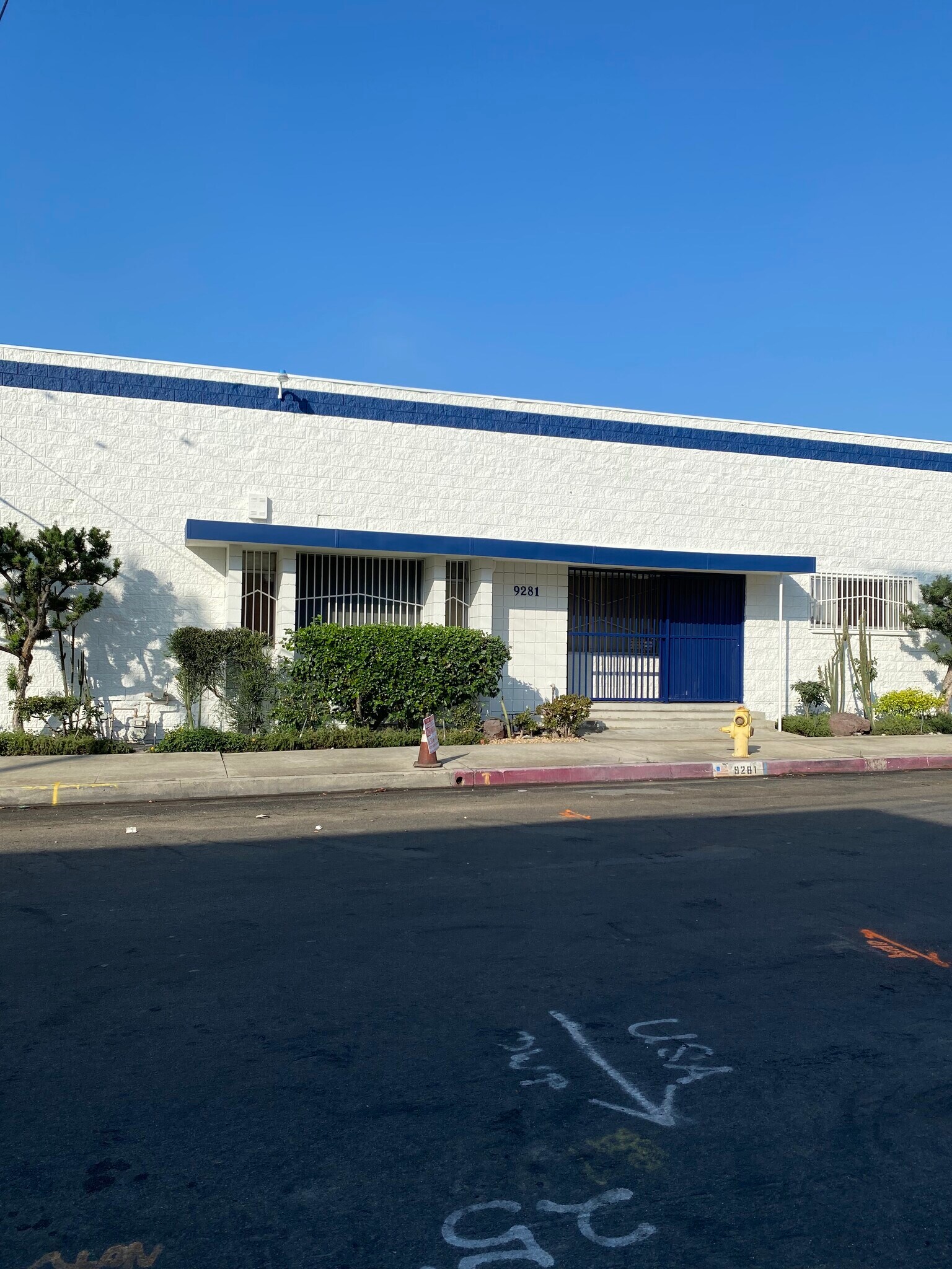9281 Borden Ave, Sun Valley, CA for lease Building Photo- Image 1 of 19