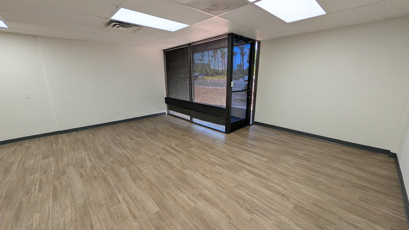 2105 S 48th St, Tempe, AZ for lease Interior Photo- Image 1 of 5