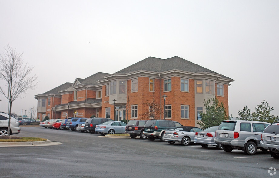 46165 Westlake Dr, Sterling, VA for sale - Primary Photo - Image 1 of 32