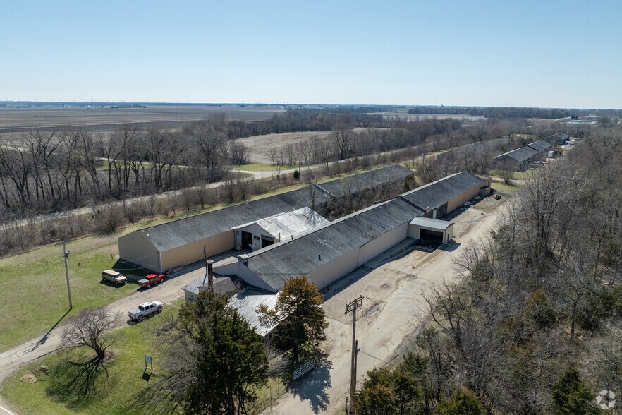 987 Subic Rd, Dixon, IL for sale - Building Photo - Image 3 of 5