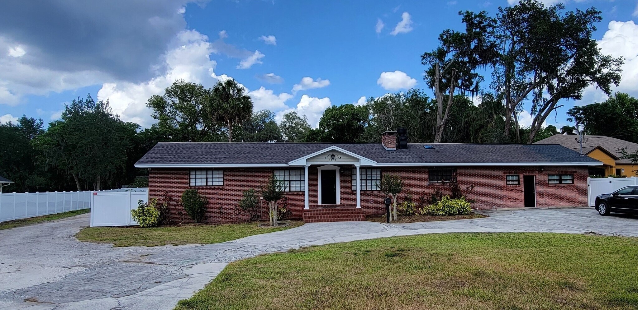 1107 Lithia Pinecrest Rd, Brandon, FL for sale Building Photo- Image 1 of 1