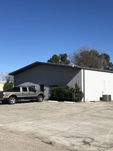 31902 Industrial Park Dr, Pinehurst, TX for lease Building Photo- Image 1 of 4