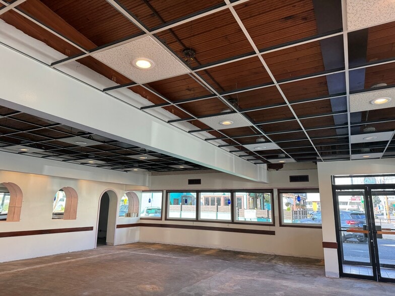 652 E Broadway, Eugene, OR for lease - Building Photo - Image 3 of 22