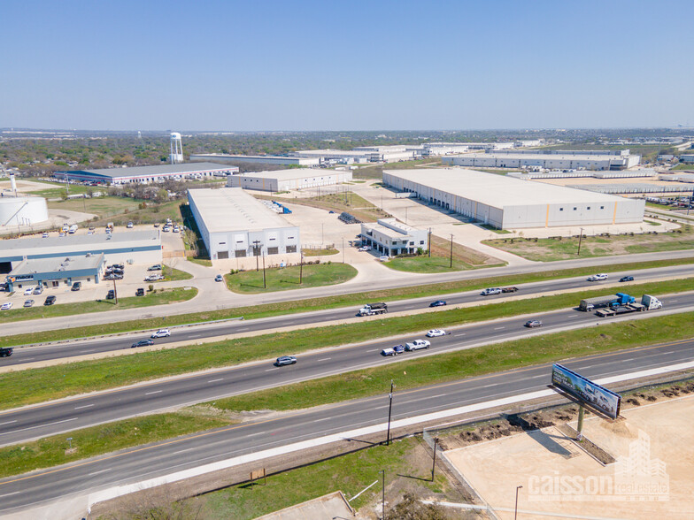 8106 NE Loop 410, San Antonio, TX for lease - Building Photo - Image 1 of 9