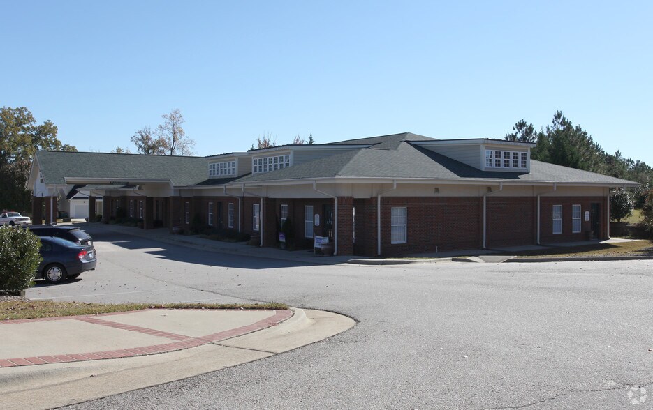 100 Cunningham Ln, Clayton, NC for lease - Primary Photo - Image 1 of 2