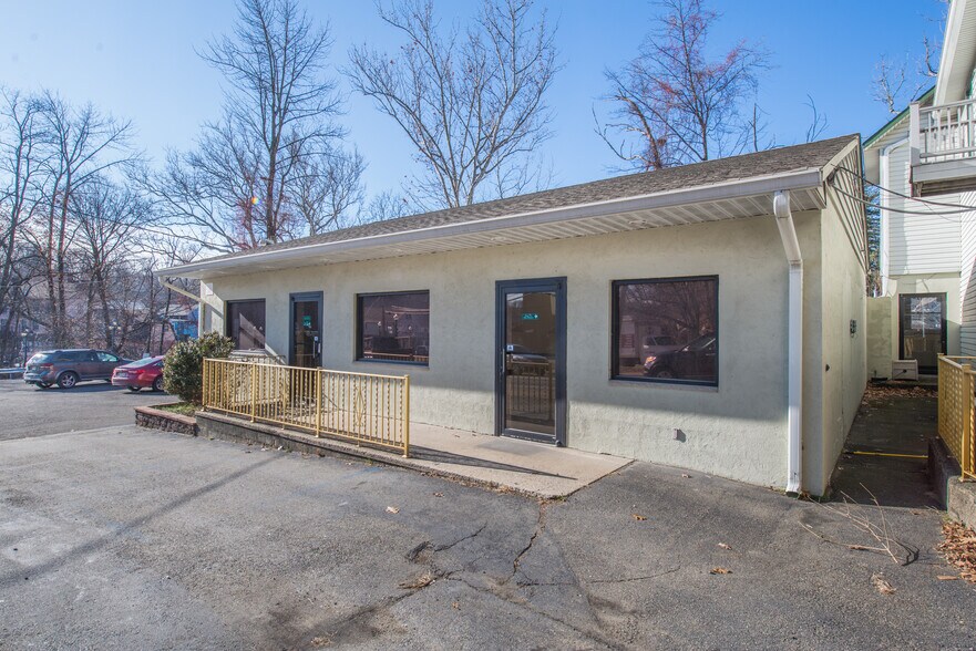 13 Hamburg Tpke, Bloomingdale, NJ for sale - Primary Photo - Image 1 of 1
