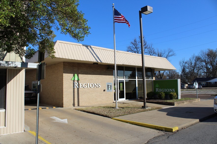 124 S Main St, Ridgely, TN 38080