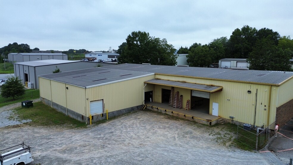 514 Palmetto Dr, Simpsonville, SC for lease - Building Photo - Image 3 of 6