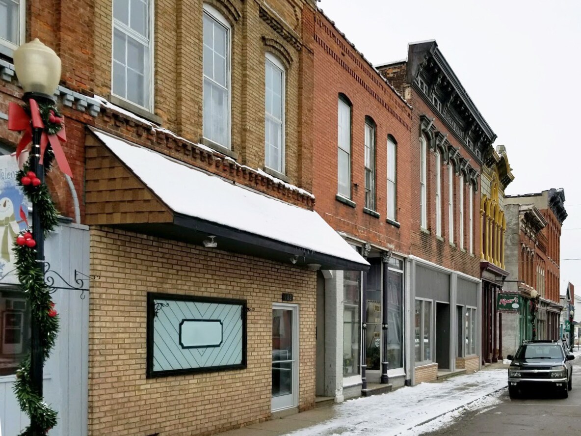 182 S Washington St, Constantine, MI 49042