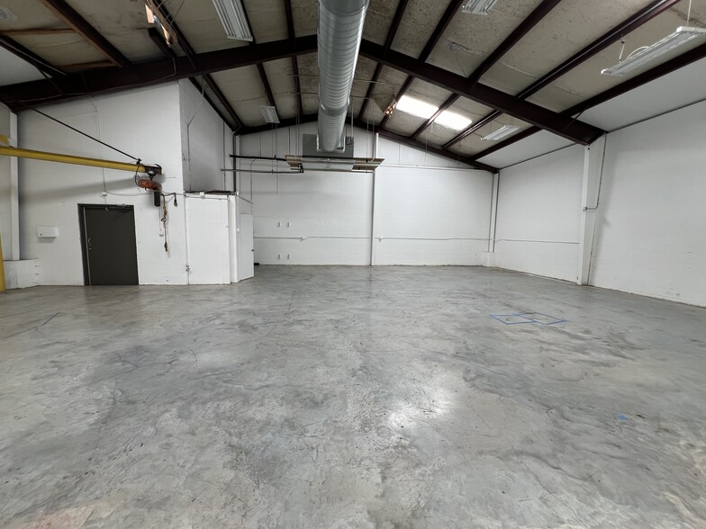 3116 Garrow St, Houston, TX for lease - Building Photo - Image 3 of 11