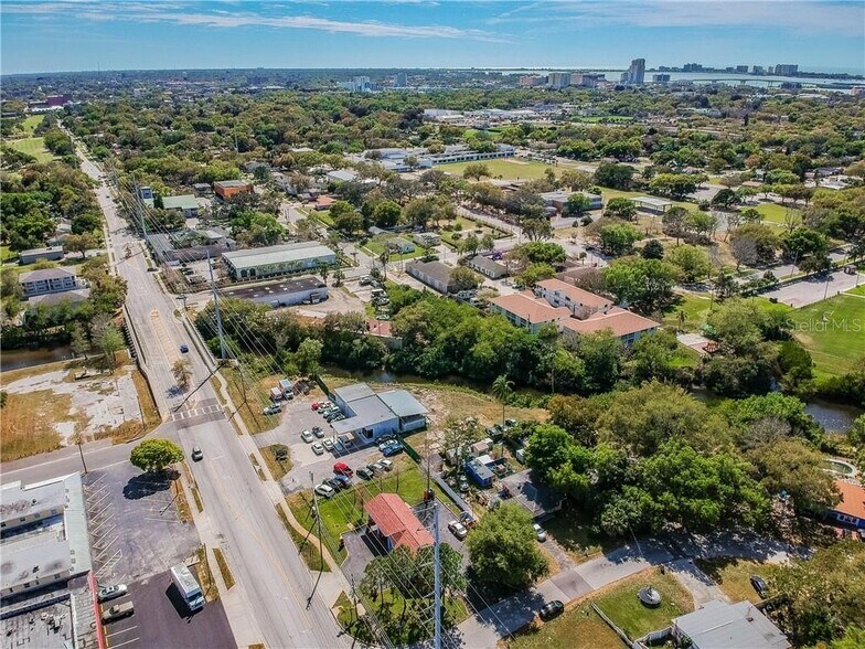 1410 N Betty Ln Clearwater FL - 1410 N Betty Ln Clearwater FL Building Photo 2 Large 