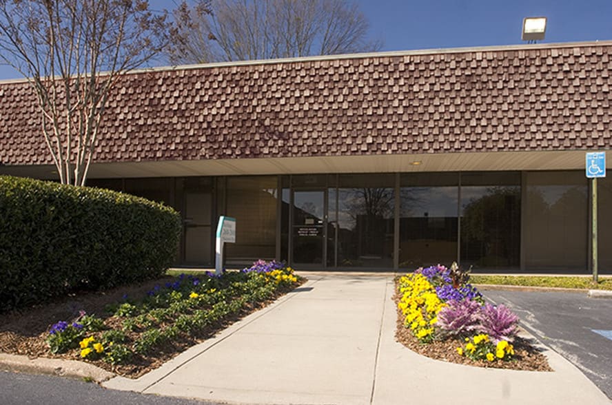 6825 Jimmy Carter Blvd, Norcross, GA for lease - Building Photo - Image 3 of 12