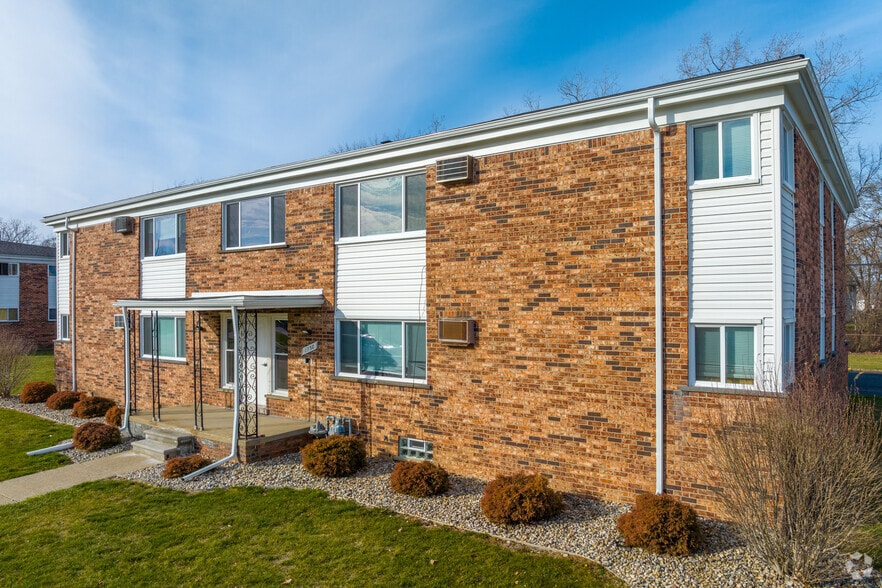 1730 Goddard Rd, Lincoln Park, MI 48146