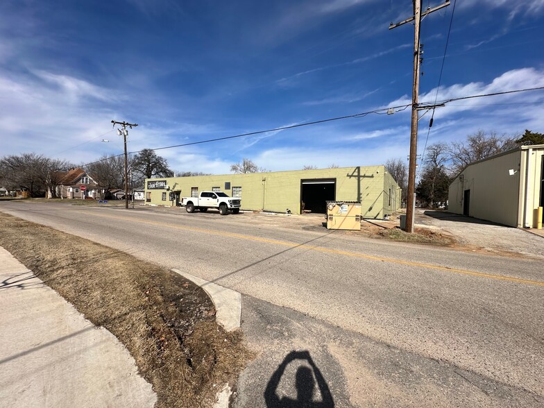 424 W 10th St, Shawnee, OK for sale - Building Photo - Image 3 of 6