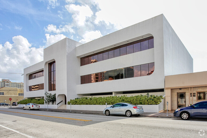 100 Almeria Ave, Coral Gables, FL for lease - Building Photo - Image 1 of 6