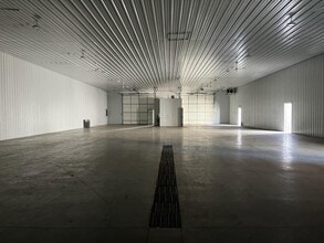 962 Neubling Ave, Evansville, IN for lease Interior Photo- Image 2 of 2