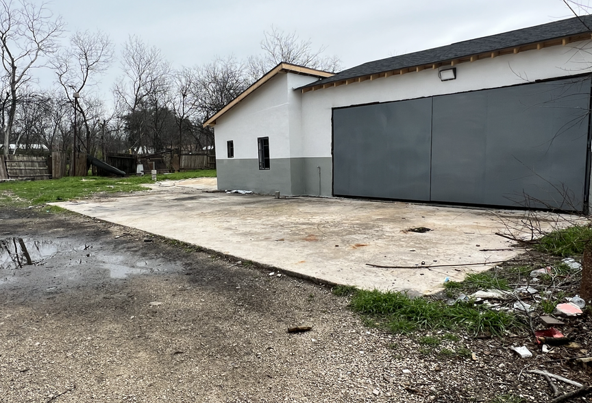 1516 N Zarzamora St, San Antonio, TX for lease - Building Photo - Image 2 of 3