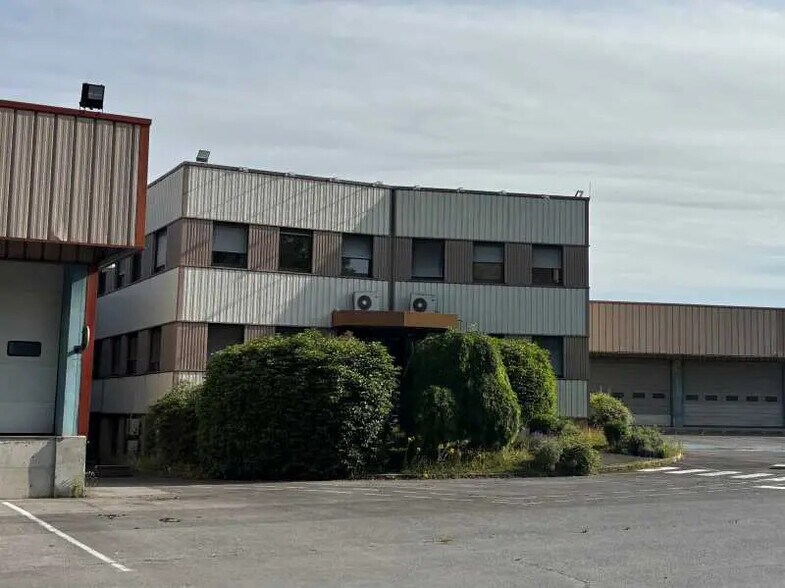 Office in Collégien for lease - Building Photo - Image 3 of 20