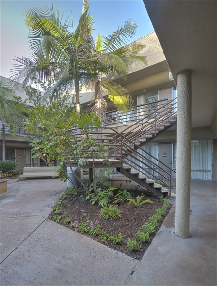 2320 Paseo de las Americas, San Diego, CA for lease - Building Photo - Image 3 of 10