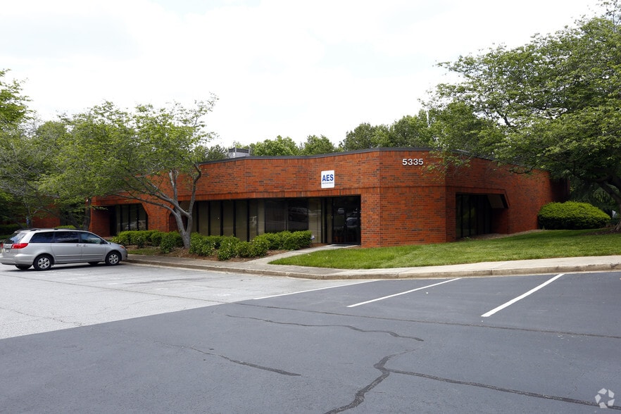 5335 Oakbrook Pky, Norcross, GA for lease - Building Photo - Image 1 of 7