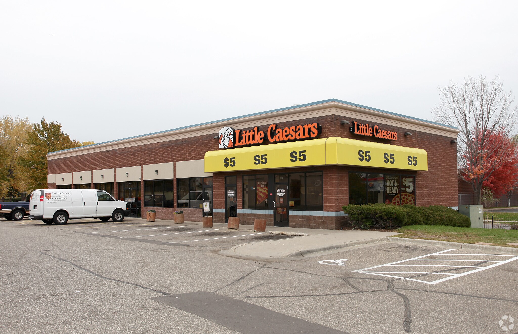 902 W Broadway Ave, Minneapolis, MN for sale Primary Photo- Image 1 of 3