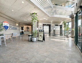 1850 Rue Panama, Brossard, QC for lease Lobby- Image 1 of 11