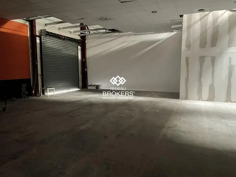 Retail in Marignane for sale - Interior Photo - Image 3 of 5