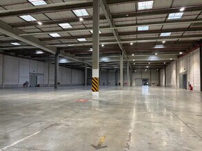 Industrial in Combs-la-Ville for lease Building Photo- Image 2 of 8