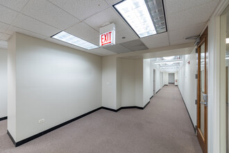 17 N State St, Chicago, IL for lease Interior Photo- Image 2 of 4