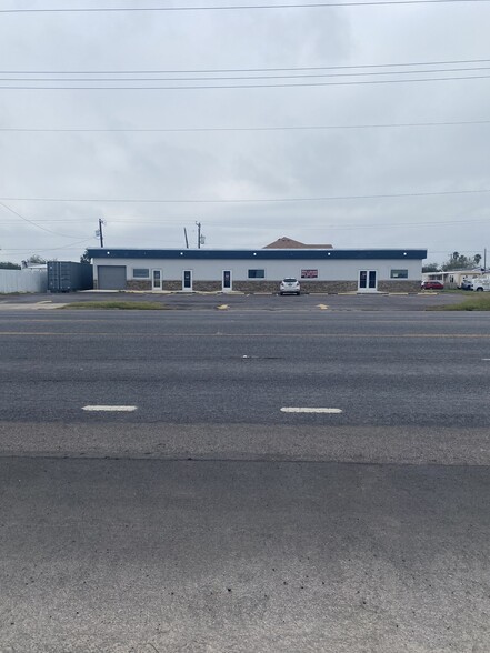 47538 TX-100 Hwy, Laguna Heights, TX for lease - Building Photo - Image 3 of 12