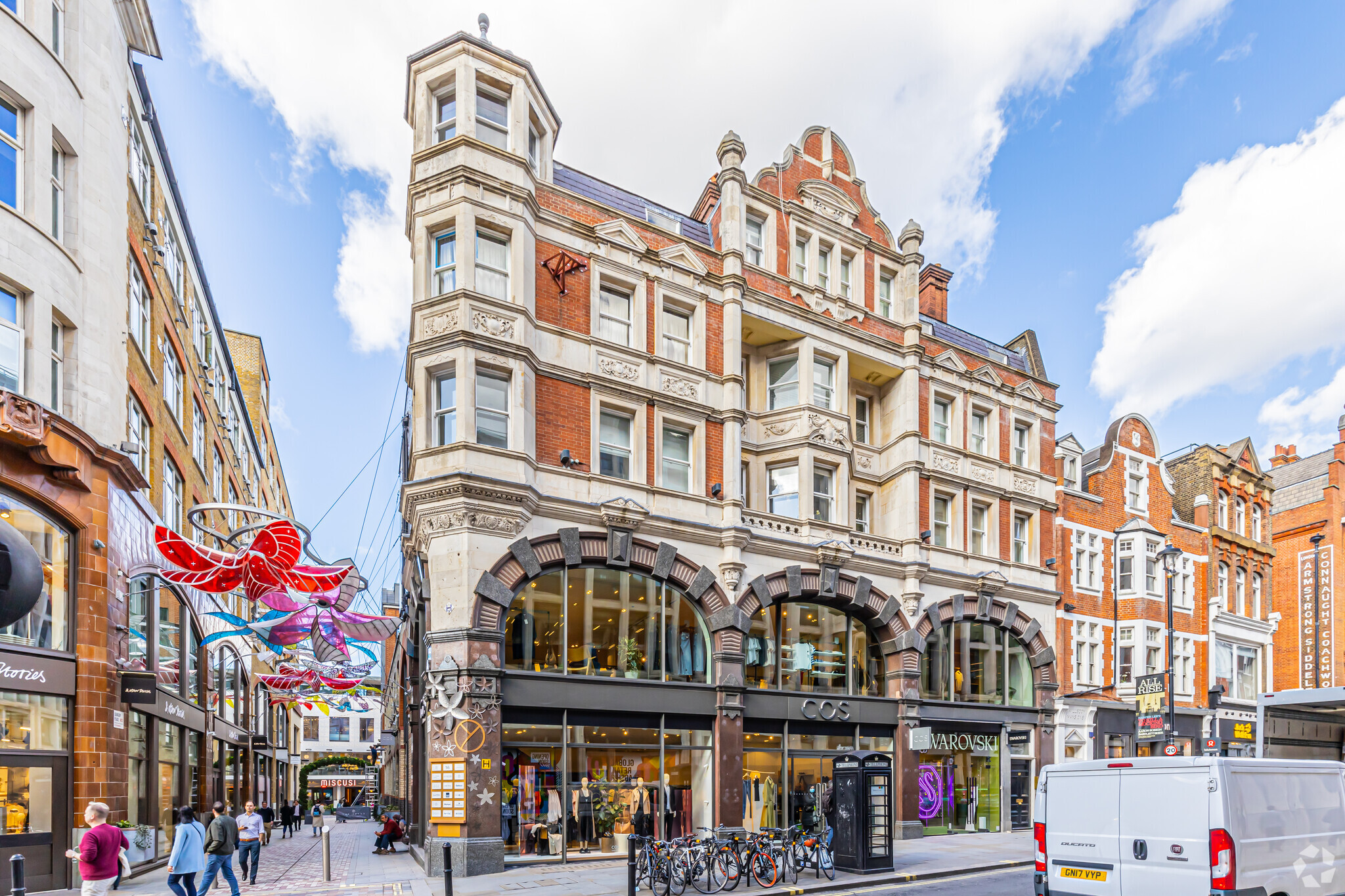 125 Long Acre, London for lease Primary Photo- Image 1 of 5