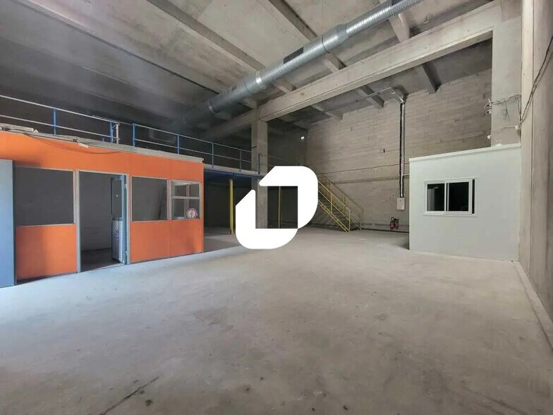 Flex in Évry-Courcouronnes for lease - Interior Photo - Image 3 of 10