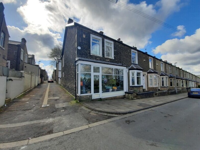 2 Dugdale Rd, Burnley for sale - Primary Photo - Image 1 of 1