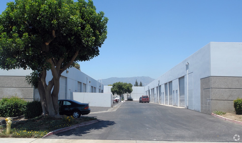 10550 Ramona Ave, Montclair, CA for lease - Building Photo - Image 2 of 7