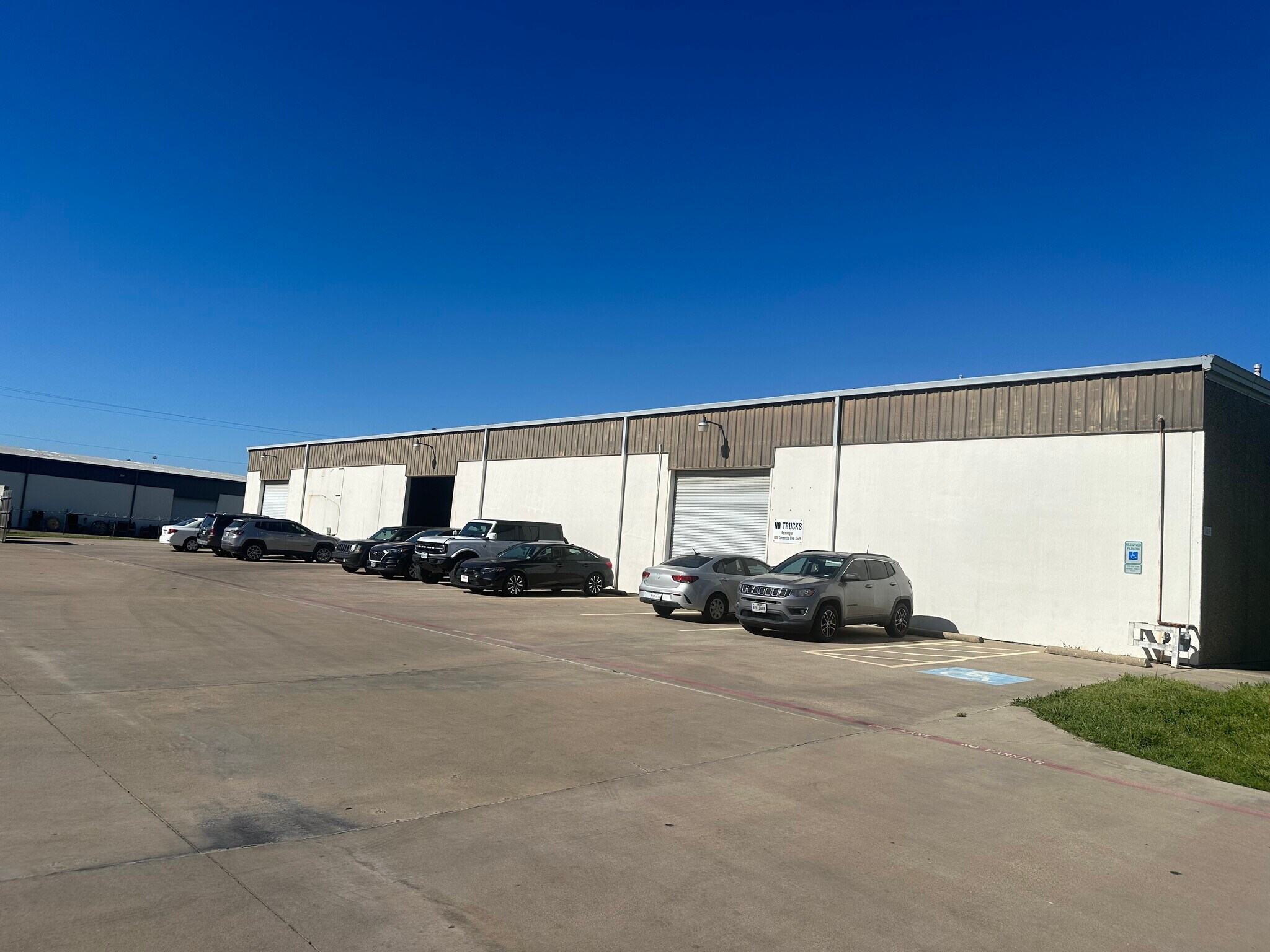 1014 Commercial Blvd N, Arlington, TX for lease Primary Photo- Image 1 of 10