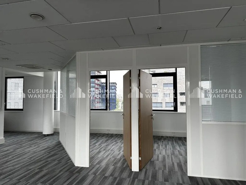 Office in Strasbourg for lease - Interior Photo - Image 2 of 11